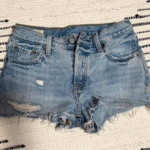 Levi Strauss cutoffs - size 24/25